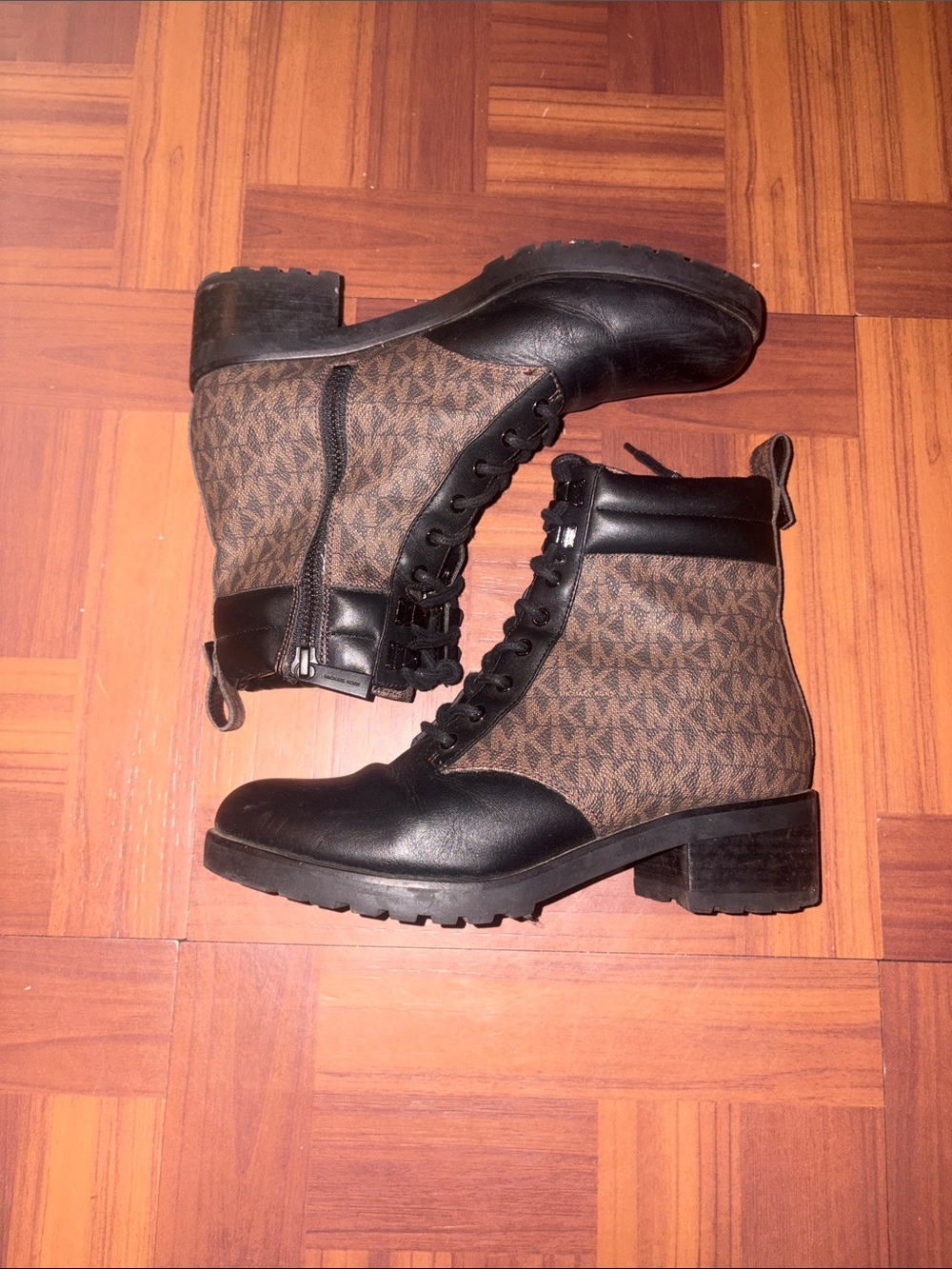 Michael Kors MK Boots Women’s Size 6.5 – Pre-Owned